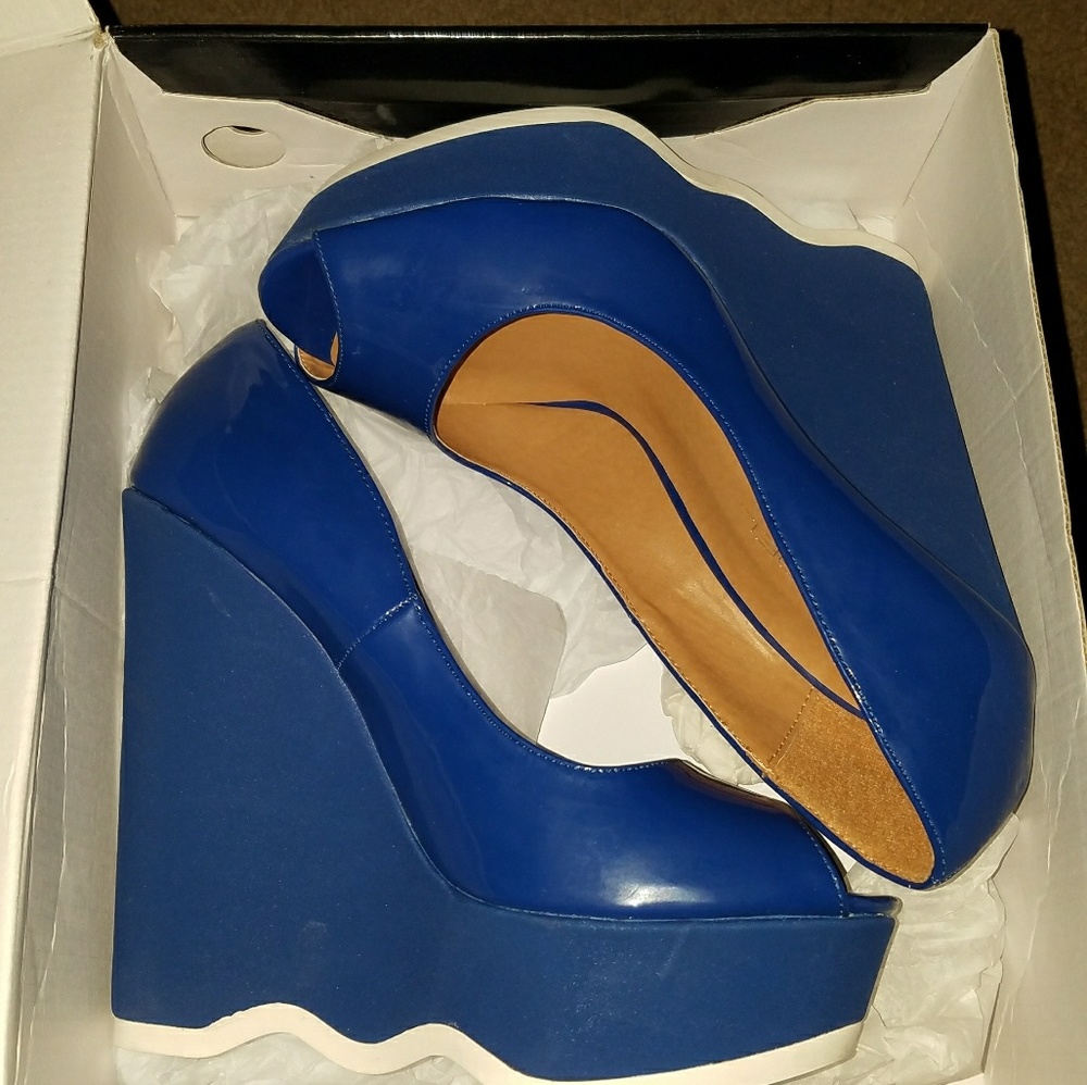 Platform peep toes